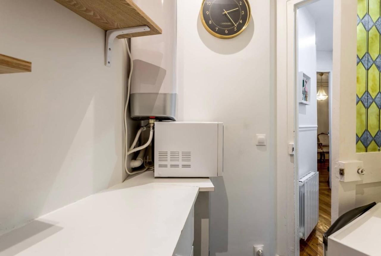 Abbesses - Superbe Appartement Avec Cheminees Париж Экстерьер фото