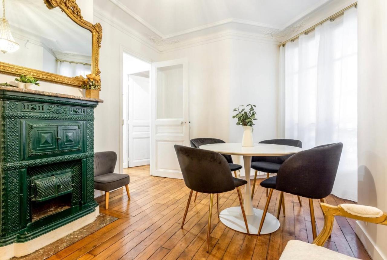 Abbesses - Superbe Appartement Avec Cheminees Париж Экстерьер фото
