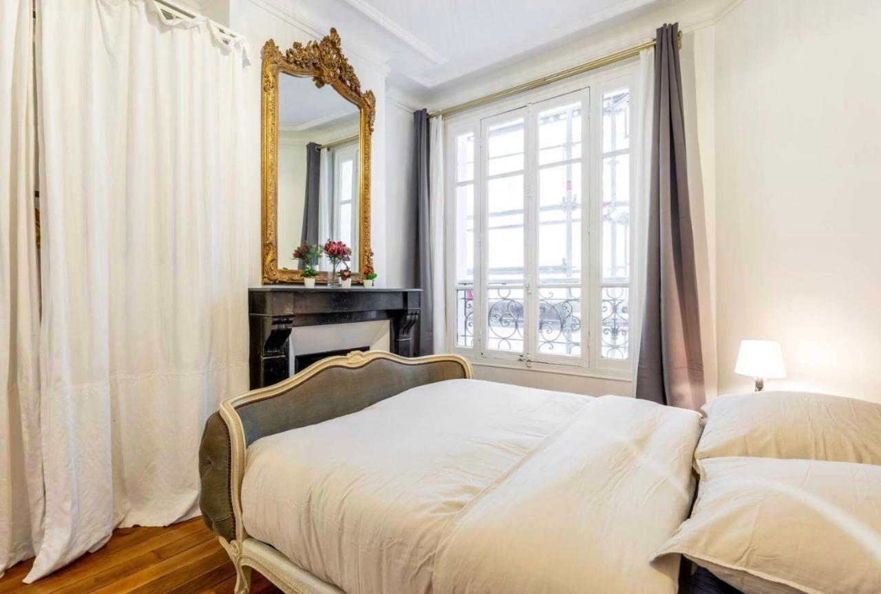 Abbesses - Superbe Appartement Avec Cheminees Париж Экстерьер фото